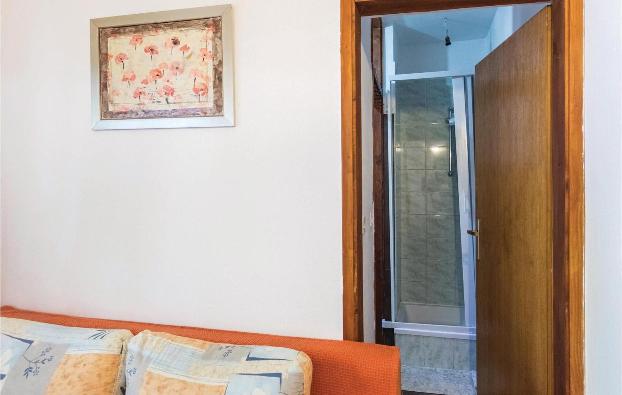 Awesome Apartment In Klek With Kitchen Екстер'єр фото