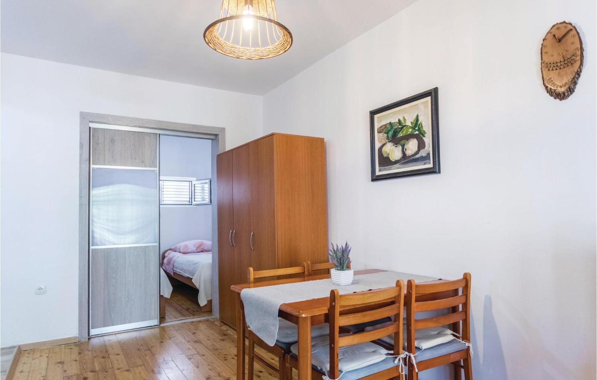 Awesome Apartment In Klek With Kitchen Екстер'єр фото
